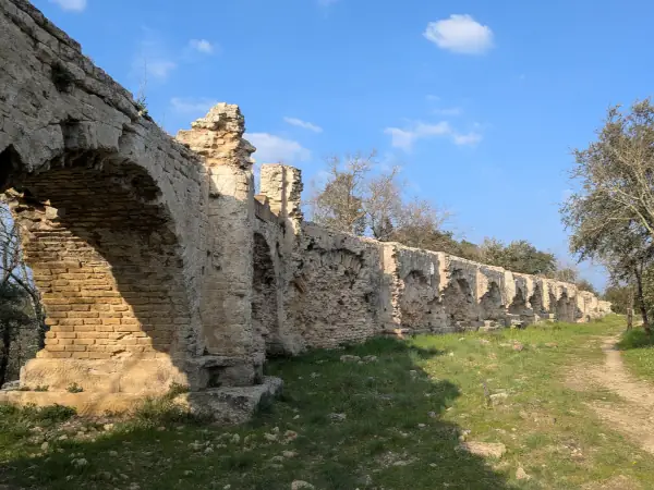 Les Vestiges de l'aqueduc romain