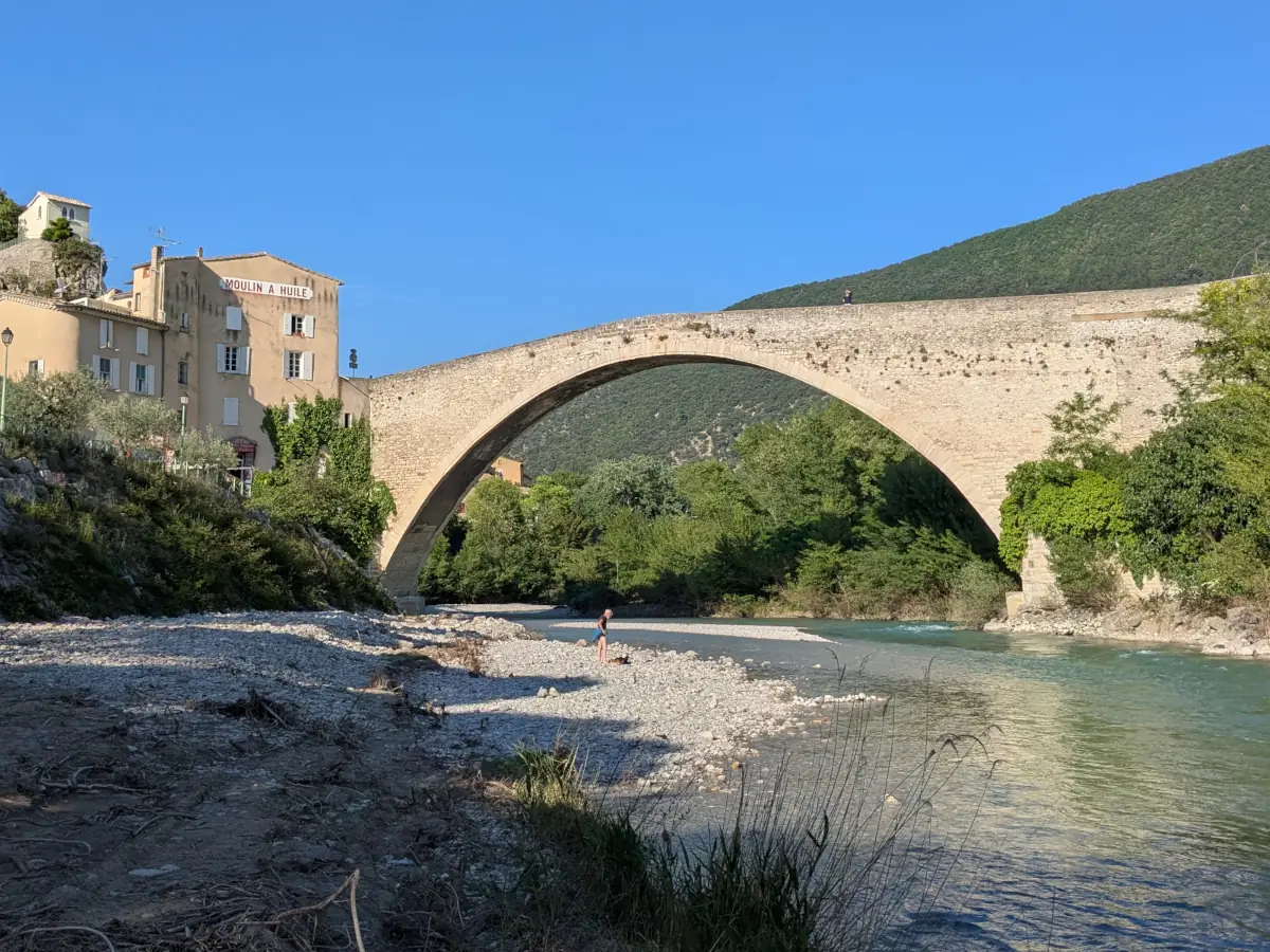 Mittelalterliche Brücke in Nyons © VF