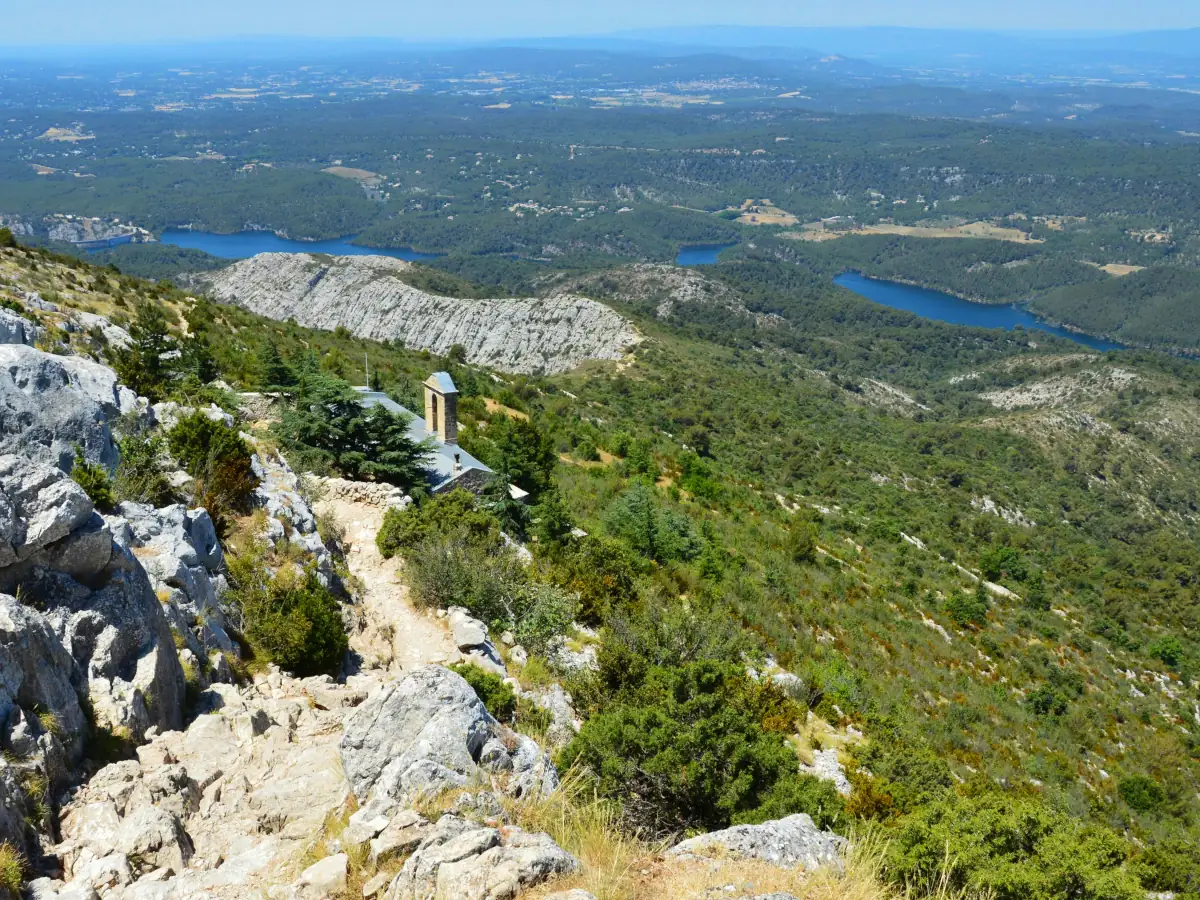 Vue des hauteurs de la  Montagne Sainte Victoire © Slim Mars