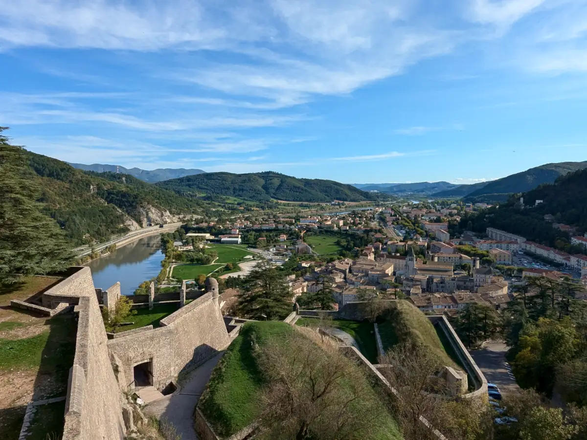 Sisteron et la vallée de la Durance  © VF